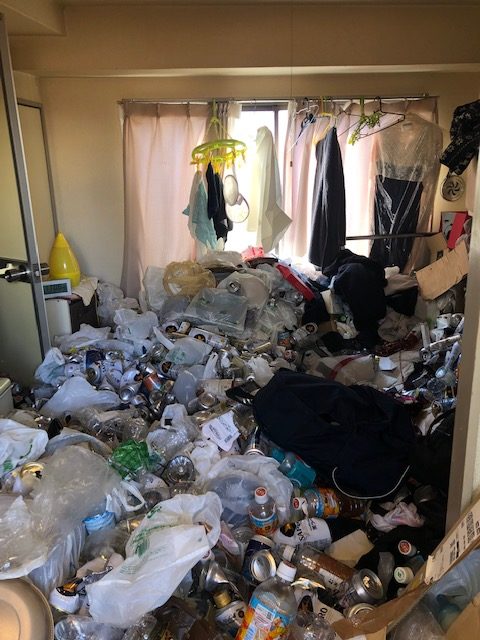 【分割払い事例】神奈川県伊勢原市の大量ゴミの回収とお部屋の清掃作業