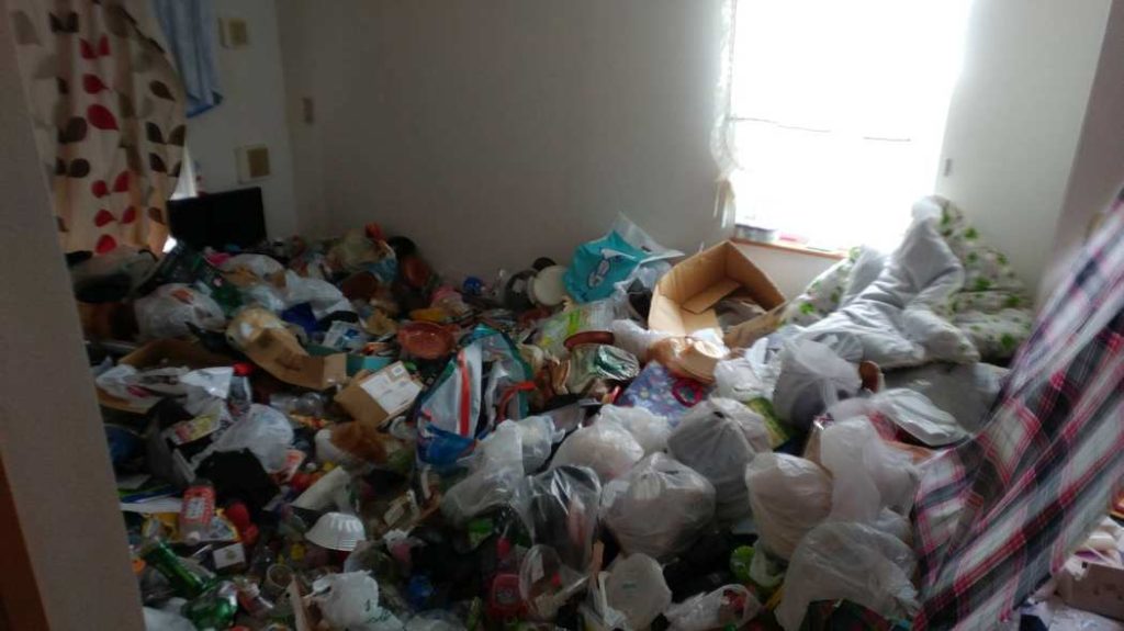 【早急対応事例】埼玉県さいたま市緑区の部屋の点検前のゴミ屋敷状態のお部屋の片付け・ゴミ回収