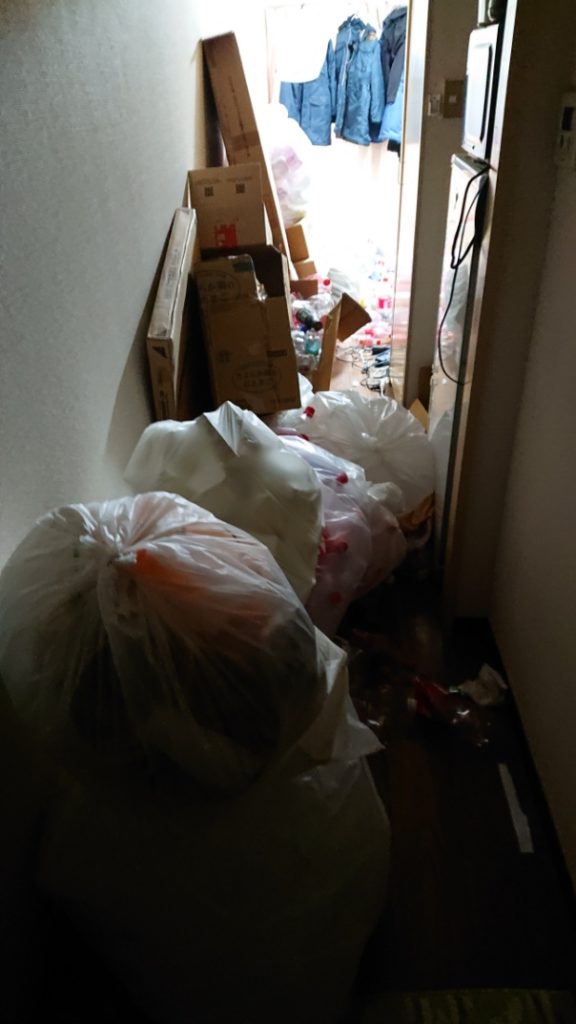 神奈川県横浜市鶴見区の汚部屋の清掃と片付け