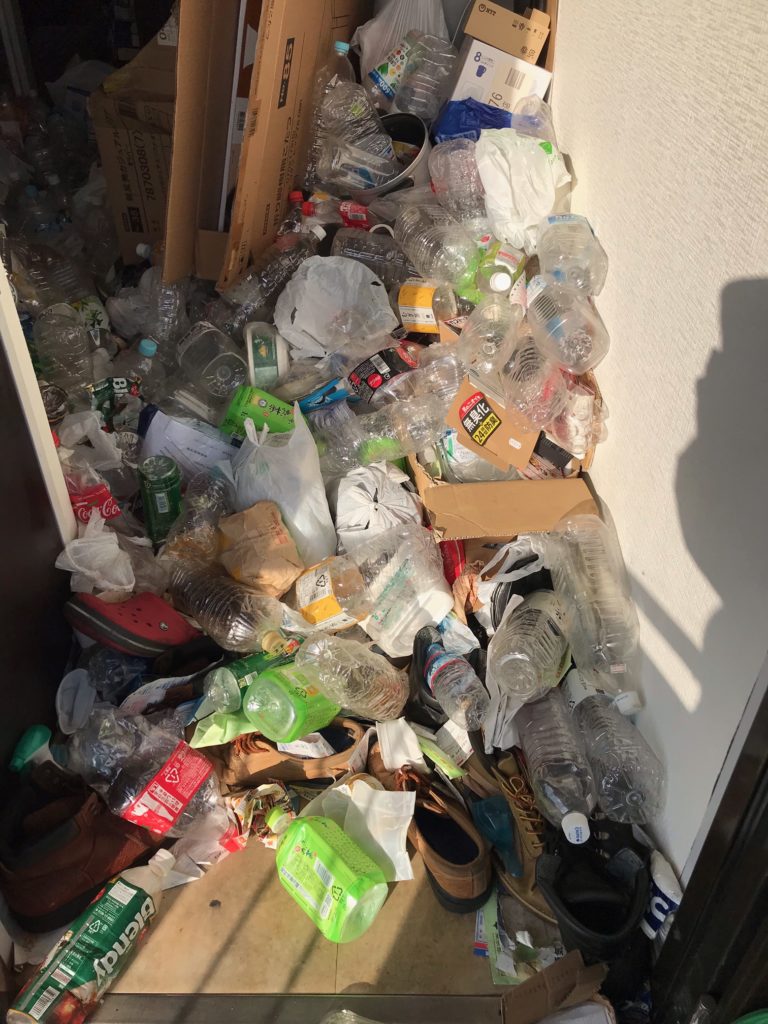 千葉県市川市のペットボトル・資源系ゴミ屋敷の片付け・ゴミ回収作業