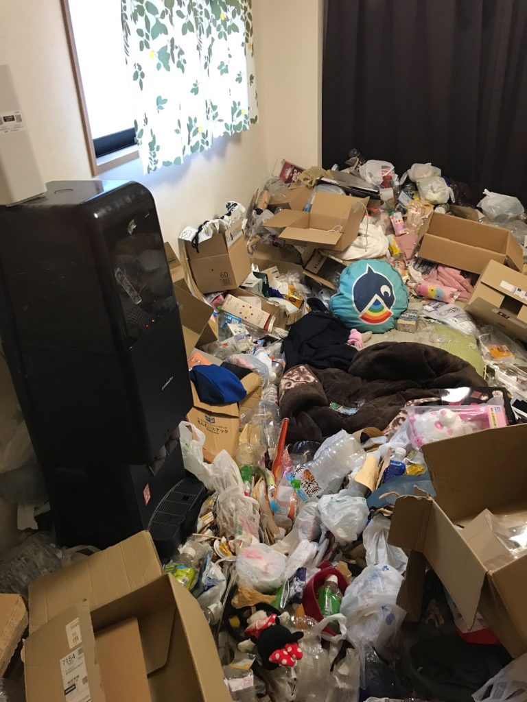 東京都板橋区の物屋敷状態のお部屋の片付けと不用品の回収