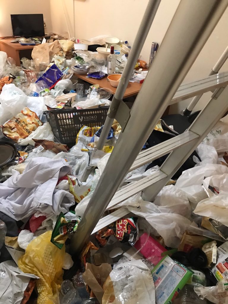 埼玉県川口市のワンルームロフト物件の汚部屋の片付け・不用品回収