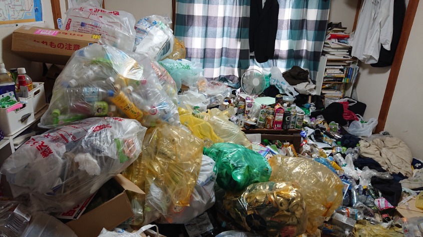 神奈川県綾瀬市の汚部屋状態の社員寮マンションの片付けと不用品回収