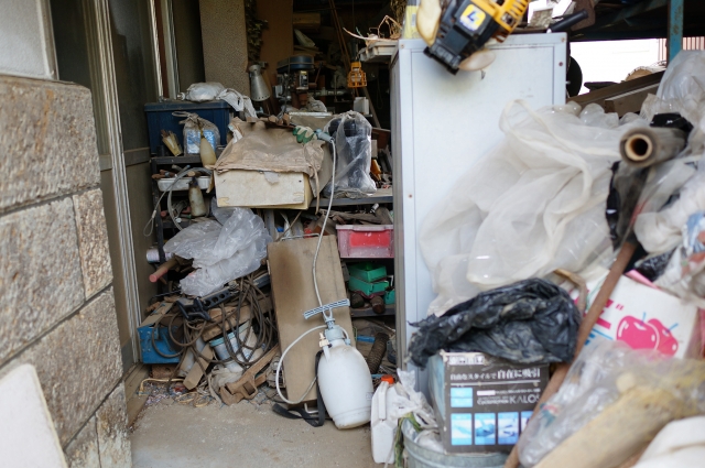 【神奈川県横浜市】実家がゴミ屋敷だったら？ゴミ屋敷を安く片付ける方法と業者の選び方