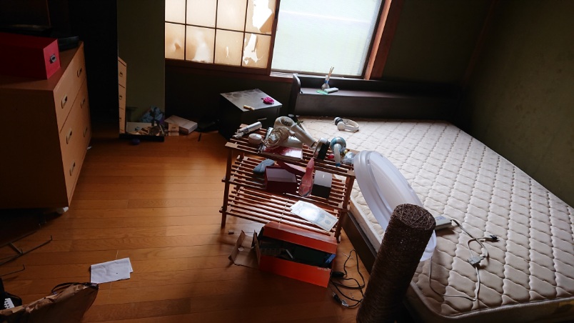 東京都足立区の夜逃げ入退去における空室物件の片付け・不用品回収作業