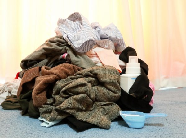 ゴミ屋敷を脱出！クローゼットに入りきらない服の収納方法