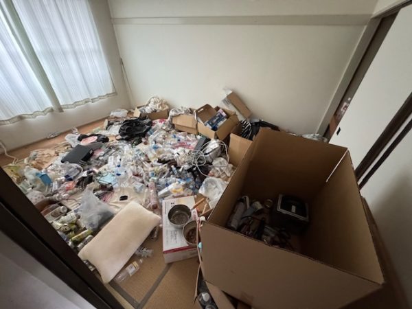 神奈川県川崎市川崎区　ゴミだらけで汚い部屋