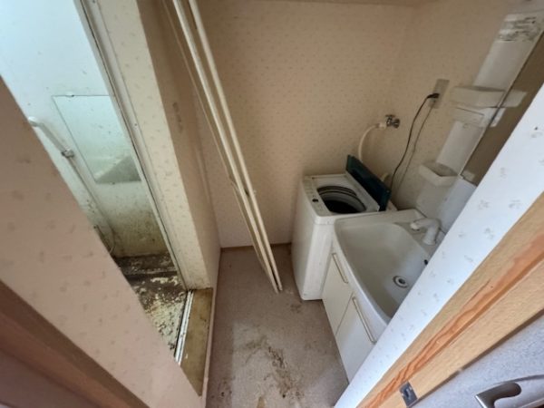 千葉県松戸市 ゴミを一掃して綺麗になった洗面所