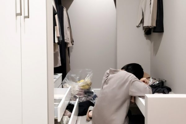 ゴミ屋敷の住人がものを捨てられない6つの理由