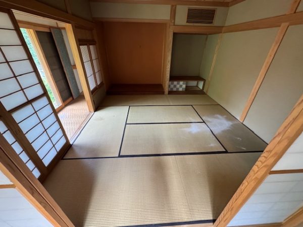 東京都杉並区 ゴミが一掃され畳が見えるようになった部屋