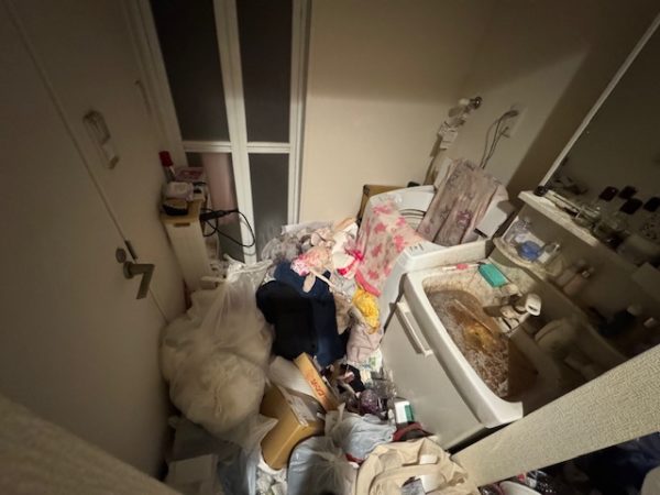 千葉県習志野市のゴミが詰まった脱衣所