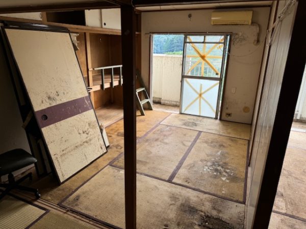 神奈川県横浜市金沢区のゴミが無くなって広く感じられるようになったお部屋