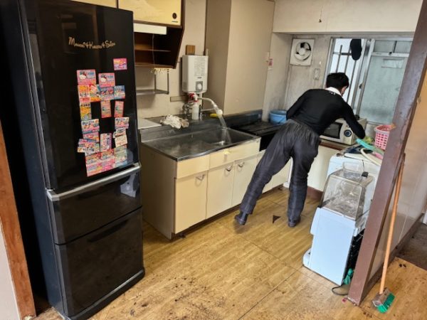 神奈川県横浜市金沢区の不用品を搬出し、広々とした空間に戻りったダイニングキッチン