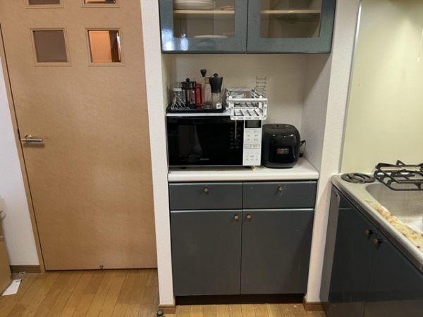 埼玉県上尾市 ゴミが回収されてすっきりした電子レンジと炊飯器